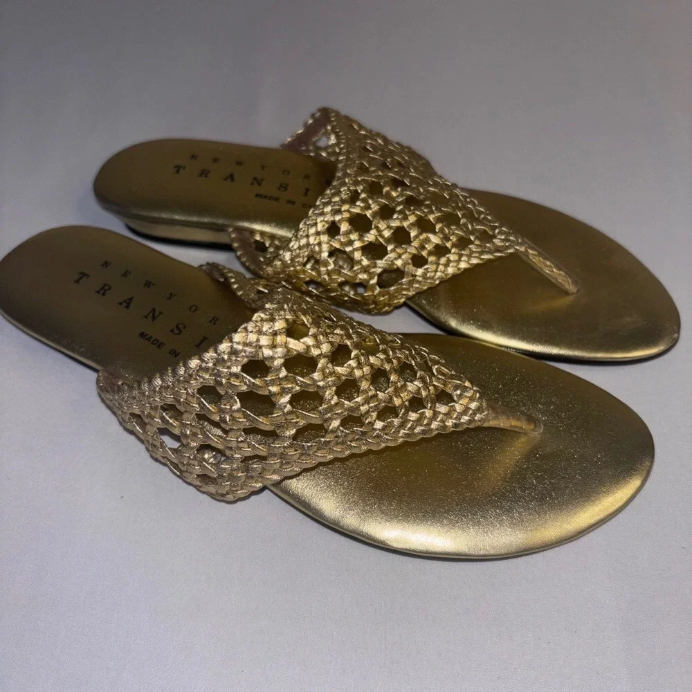 New York Transit Womens Size 8 Gold Woven Thong Sandals Metallic Flat Slides